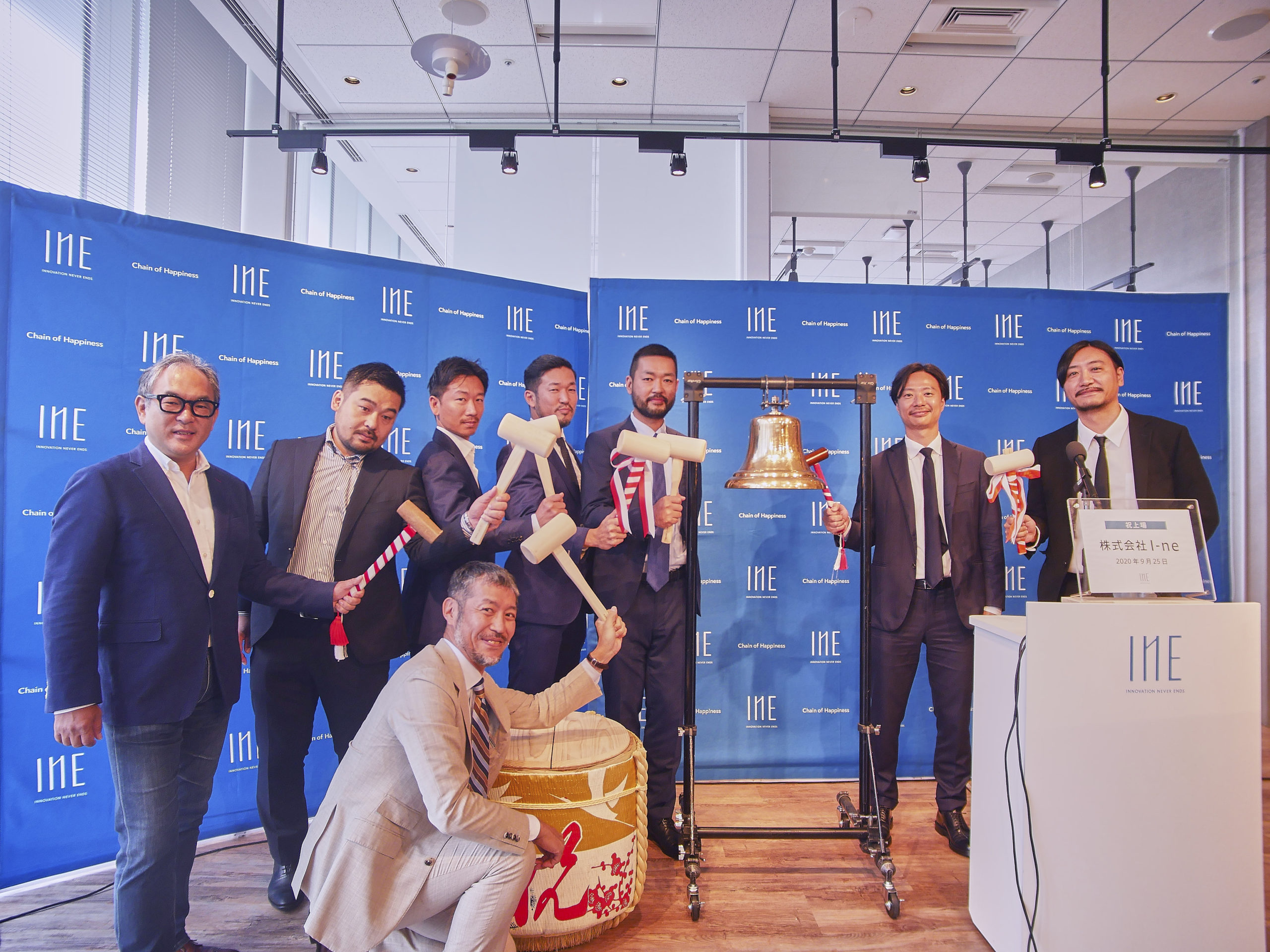 トミー東証一部上場+株式店頭公開記念 東証マザーズ新規上場 社内記念セレモニー アフターレポート | 株式