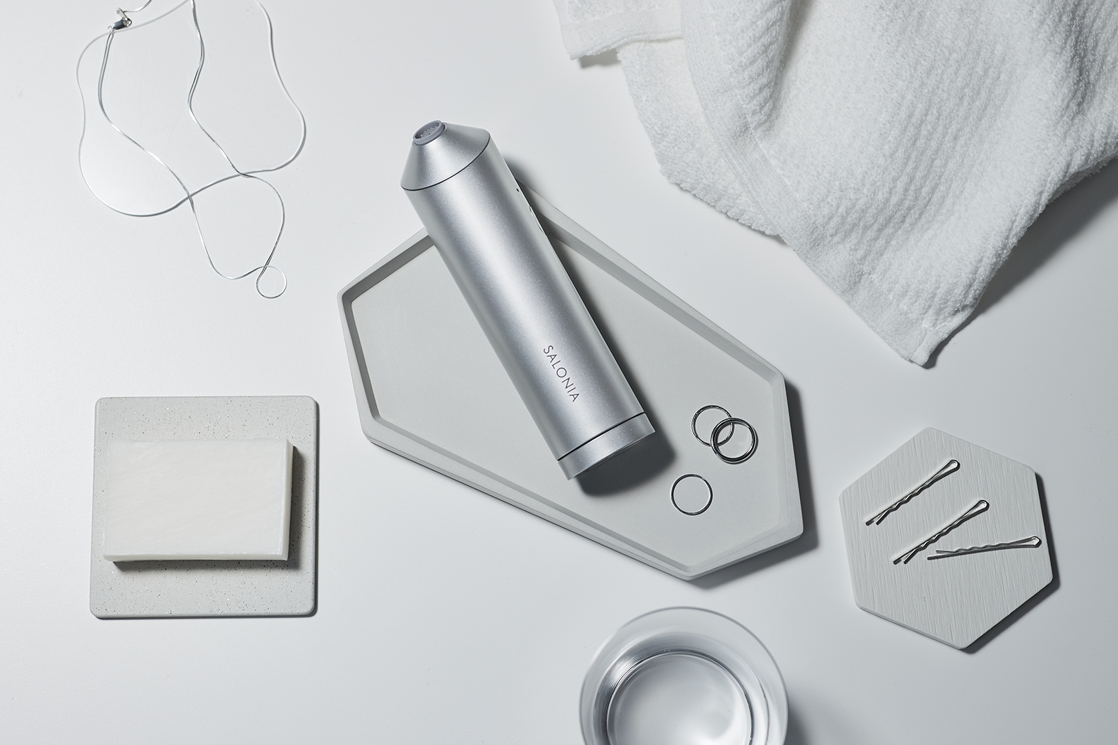 見える毛穴ケア”で汚れ落ちを実感！ 夏に気になる黒ずみに、水流×吸引