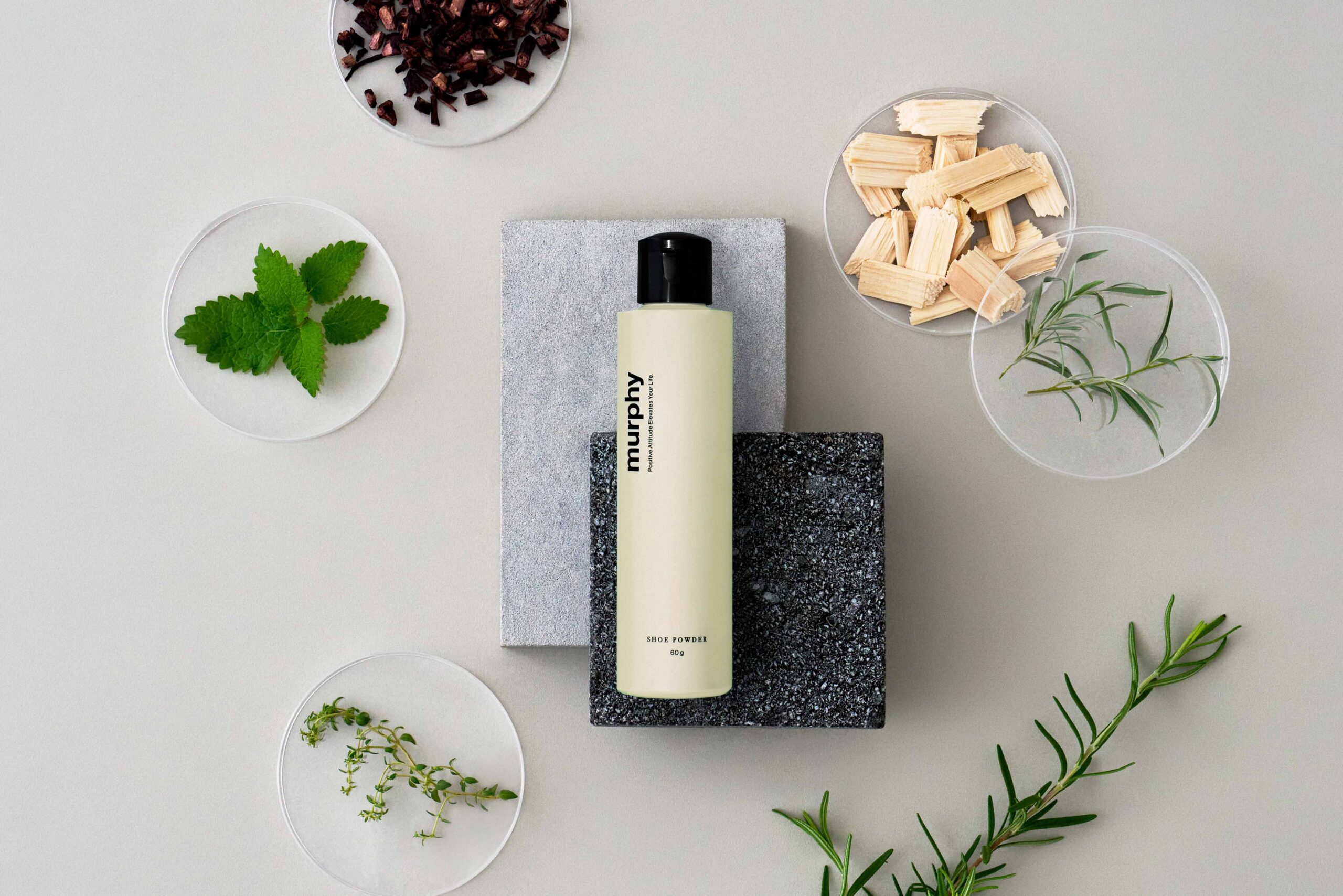 murphyから「靴用消臭パウダー」が新発売！抗菌作用のある和漢×東洋